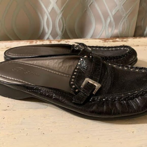 Brighton Black Oxford Slip Ons - Picture 2 of 3